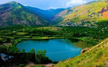 راهنمای قایق سواری دریاچه اوان قزوین و اصول کمپینگ در الموت راهنمای قایق سواری دریاچه اوان قزوین و اصول کمپینگ در الموت
