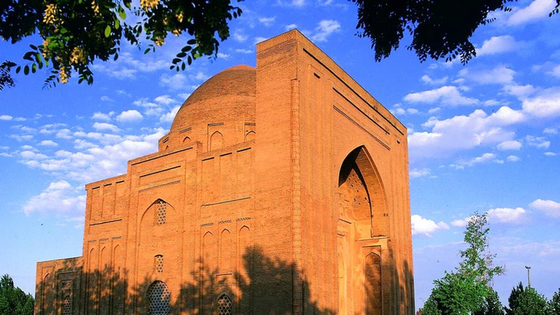 بنای هارونیه مشهد,بهترین فصل بازدید از بقعه هارونیه مشهد,تاریخچه بنای هارونیه مشهد