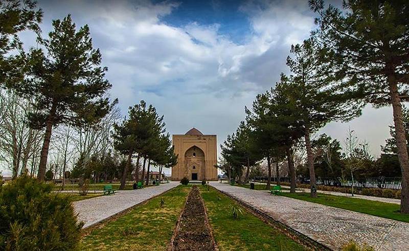 بنای هارونیه مشهد,بهترین فصل بازدید از بقعه هارونیه مشهد,تاریخچه بنای هارونیه مشهد